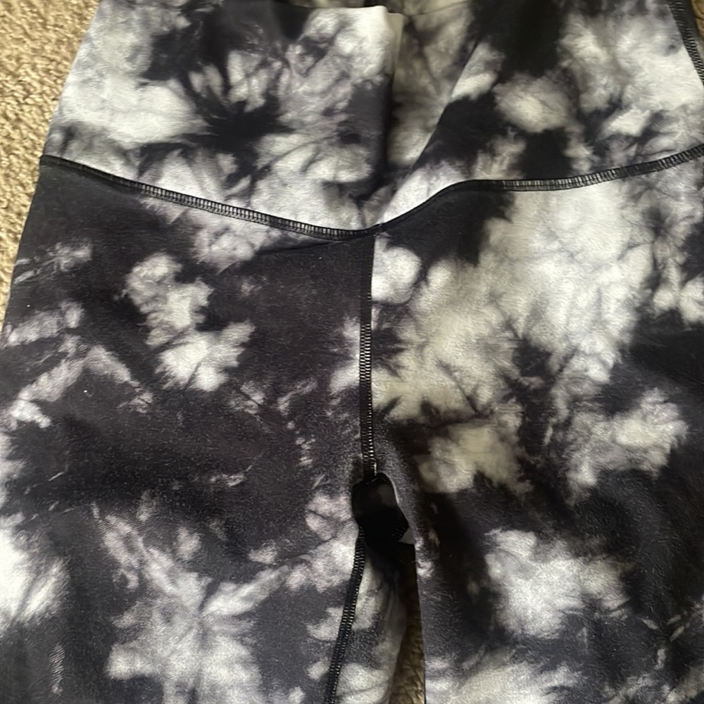 Fabletics Powerhold leggings small - Picture 2 of 3